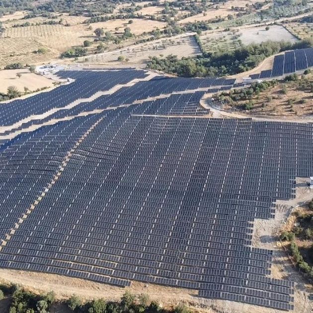 Güneş enerjisi santrali saha görseli
